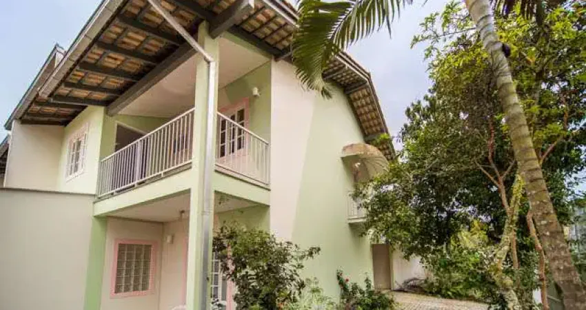 Casa com 3 quartos à venda na Rua Almirante Jaceguay, 10, Santo Antônio, Joinville