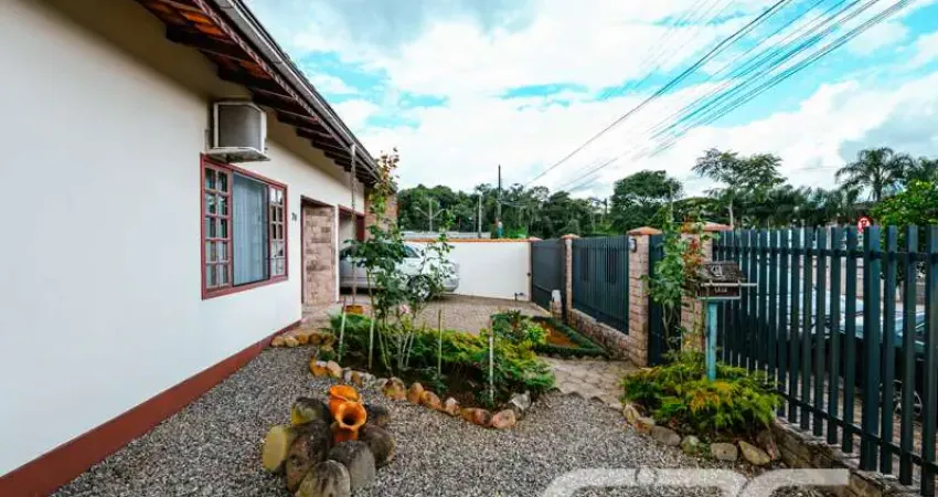Casa com 3 quartos à venda na Rua Almirante Jaceguay, 70, Costa e Silva, Joinville
