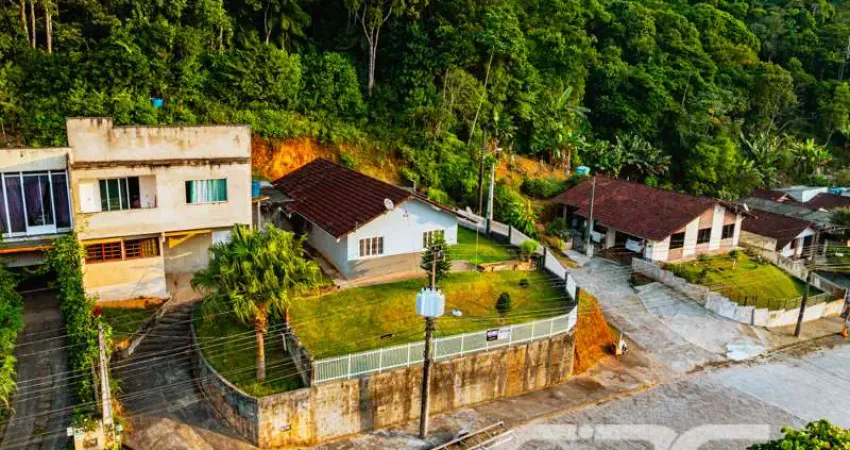 Casa com 2 quartos à venda na Rua Minas Gerais, 581, Nova Brasília, Joinville