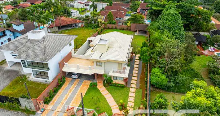 Casa com 3 quartos à venda na Rua Quinze de Novembro, 140, Glória, Joinville