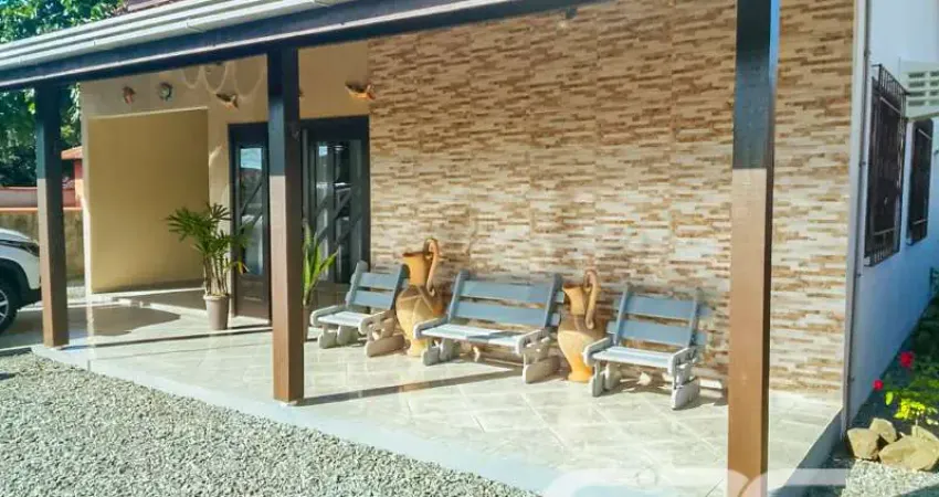 Casa com 2 quartos à venda na Perequê, 347, Pinheiros, Balneário Barra do Sul