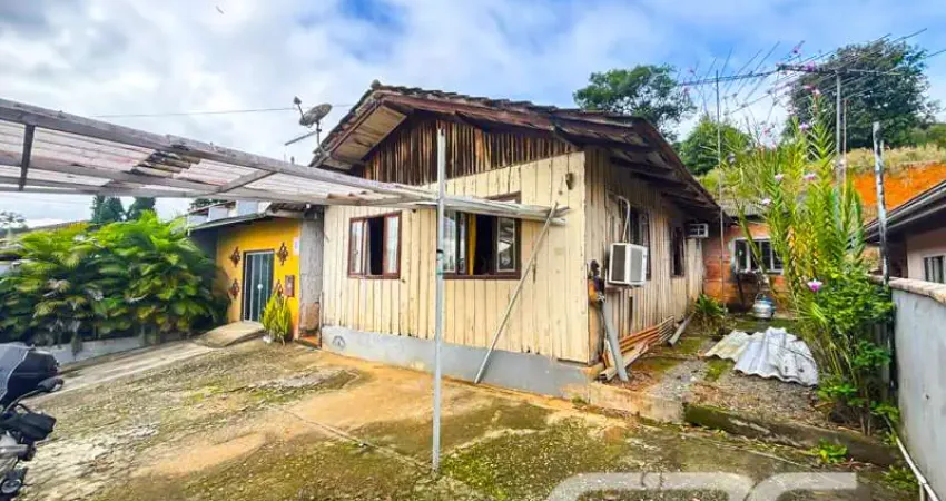 Casa com 2 quartos à venda na Rua Minas Gerais, 163, Nova Brasília, Joinville