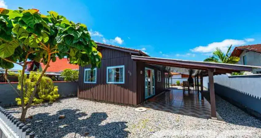 Casa com 2 quartos à venda na Perequê, 375, Pinheiros, Balneário Barra do Sul