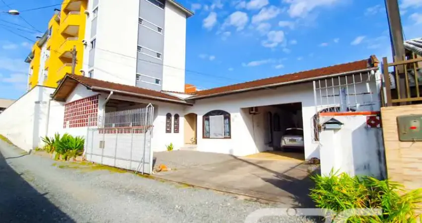 Casa com 3 quartos à venda na Rua Coronel Procópio Gomes, Bucarein, Joinville