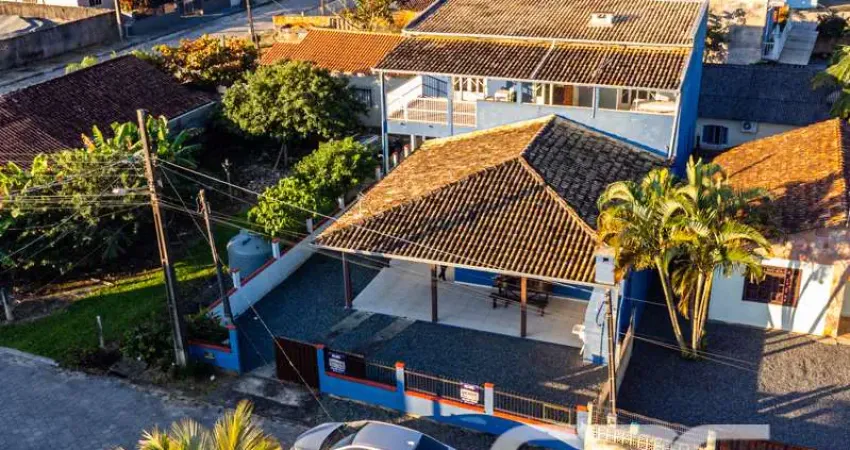 Casa com 8 quartos à venda na Rua Maracajá, 5, Ubatuba, São Francisco do Sul