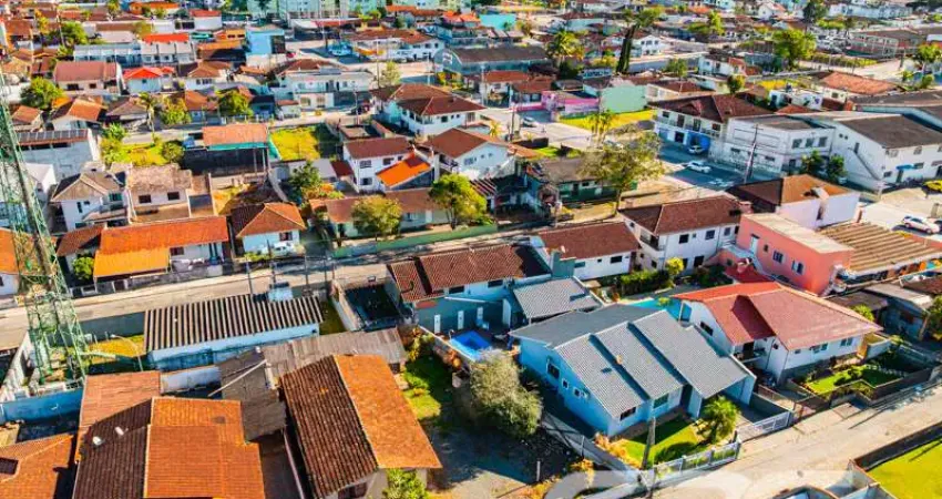 Casa com 2 quartos à venda na Albano Schimdt, 70, Boa Vista, Joinville