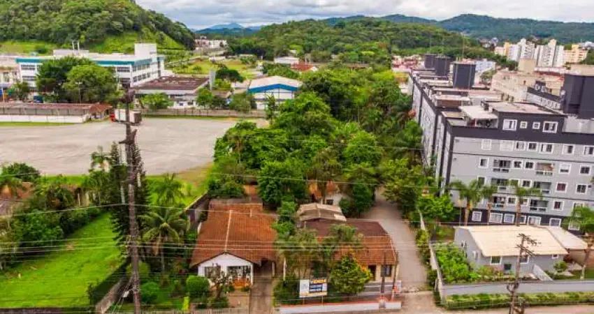 Terreno à venda na Rua Almirante Jaceguay, 5248, Santo Antônio, Joinville