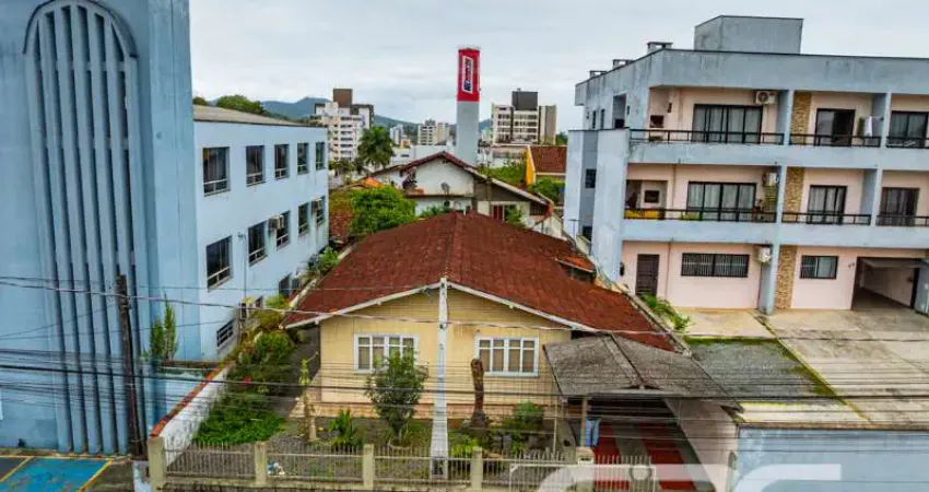 Casa com 3 quartos à venda na Rua Tenente Antônio João, 60, Bom Retiro, Joinville