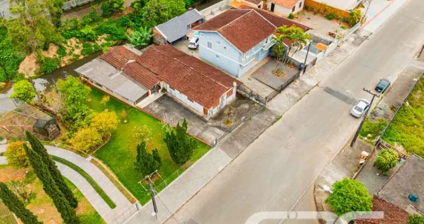 Casa com 3 quartos à venda na Rua Almirante Jaceguay, 112, Santo Antônio, Joinville