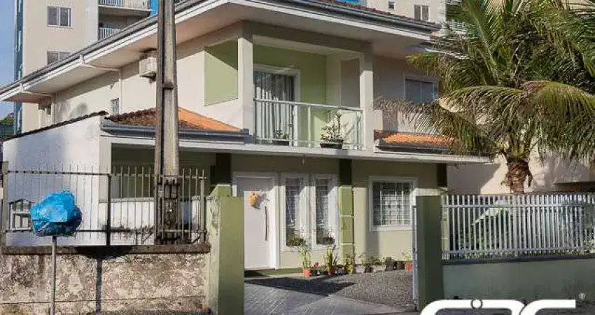 Casa com 3 quartos à venda na Rua Ministro Calógeras, 203, Atiradores, Joinville
