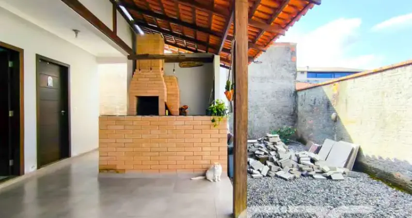 Casa com 3 quartos à venda na Avenida Paulo Schroeder, 360, Petrópolis, Joinville