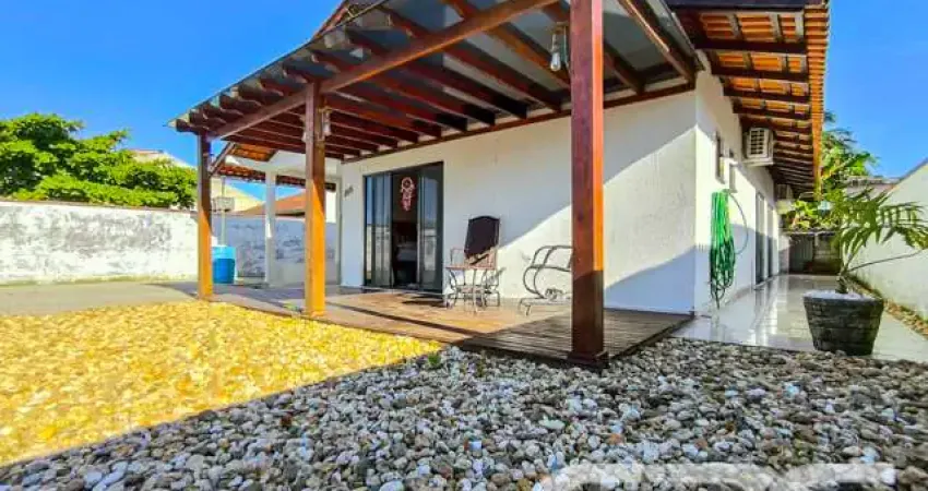 Casa com 4 quartos à venda na Perequê, 255, Pinheiros, Balneário Barra do Sul