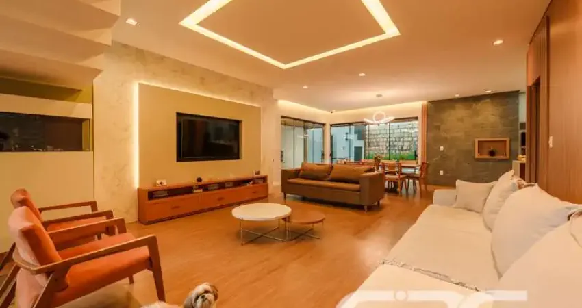 Casa com 5 quartos à venda na Rua Quinze de Novembro, 1223, América, Joinville