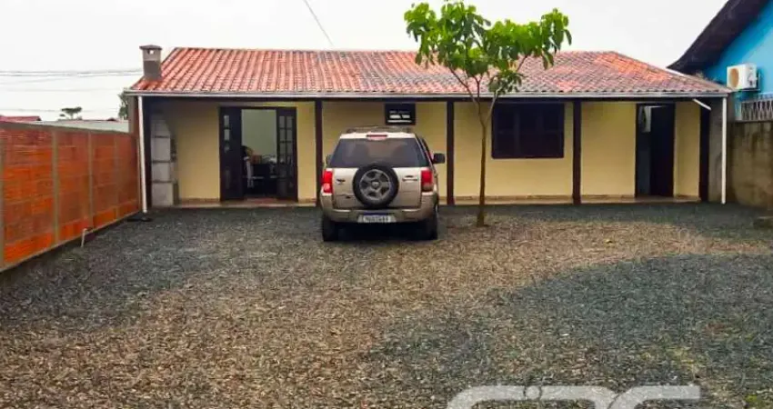 Casa com 1 quarto à venda na Avenida Três, Praia do Ervino, São Francisco do Sul