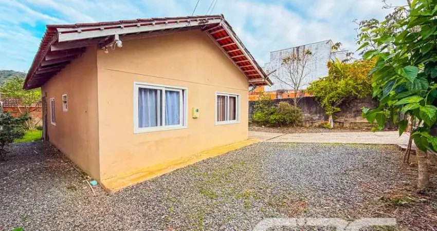 Casa com 3 quartos à venda na Boehmerwaldt, 577, Parque Guarani, Joinville