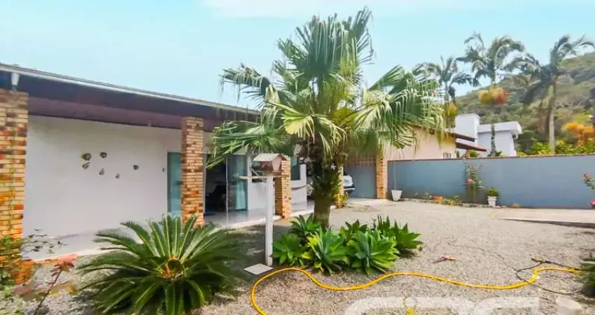 Casa com 3 quartos à venda na Rua Imigrantes, 583, Ubatuba, São Francisco do Sul