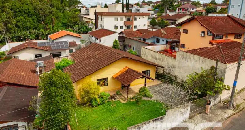 Casa com 3 quartos à venda na Rua Almirante Jaceguay, 169, Costa e Silva, Joinville