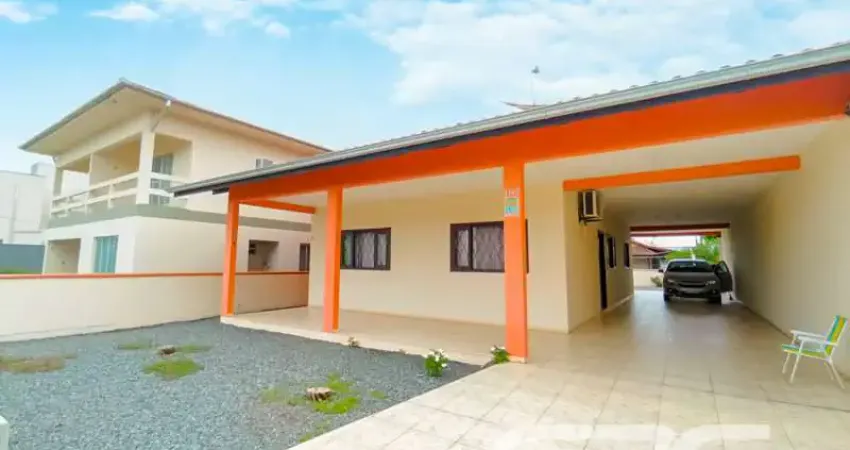 Casa com 4 quartos à venda na Rua Agua Doce, Ubatuba, São Francisco do Sul