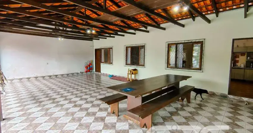 Casa com 3 quartos à venda na Rua Valença, 617, Guanabara, Joinville