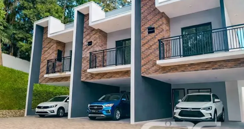 Casa com 3 quartos à venda na Rua Quinze de Novembro, 90, Glória, Joinville