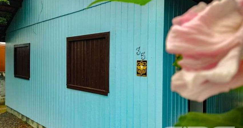 Casa com 3 quartos à venda na Rua Pelicano, 35, Barra do Itapocú, Araquari