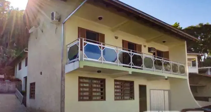 Casa com 5 quartos à venda na Rua Alexandre Schlemm, 361, Anita Garibaldi, Joinville