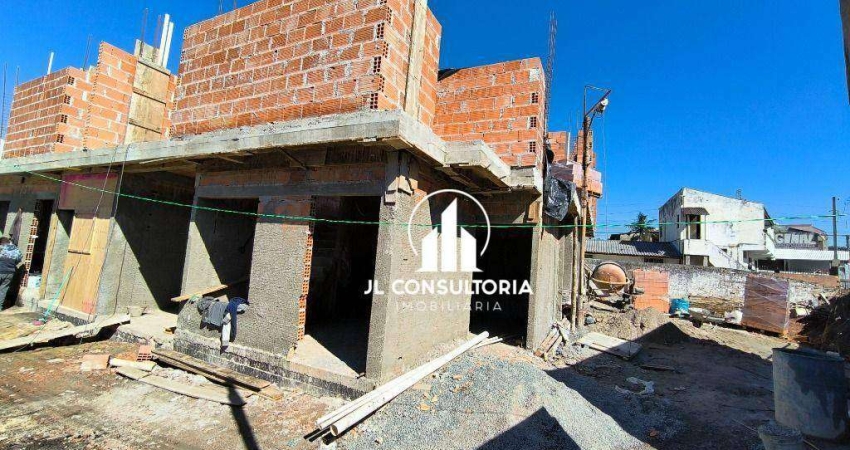 Sobrado com 3 dormitórios à venda, 93 m² por R$ 620.000 - Fazendinha - Curitiba/PR