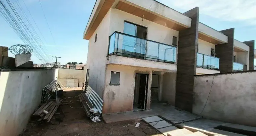 Sobrado com 3 dormitórios à venda, 81 m² por R$ 580.000 - Alto Boqueirão - Curitiba/PR