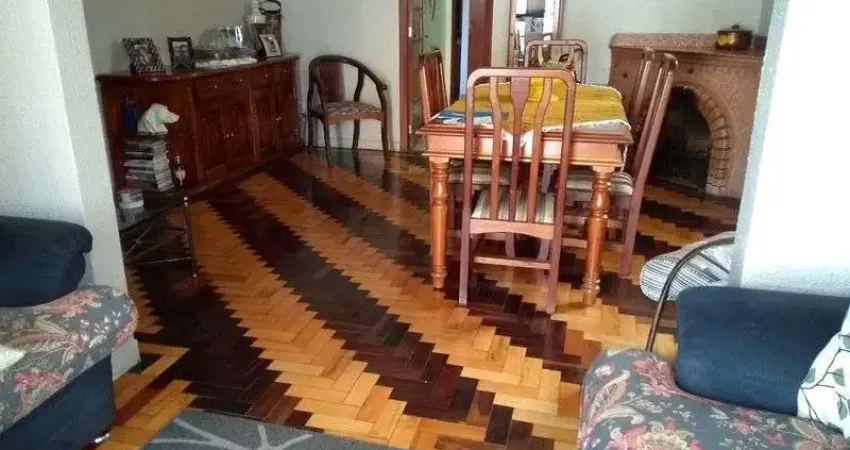 CASA 3D no bairro Azenha em Porto Alegre
