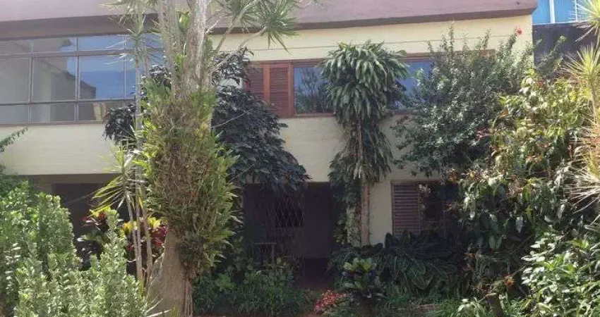 Casa com 3 quartos à venda na Rua Damasco, Azenha, Porto Alegre