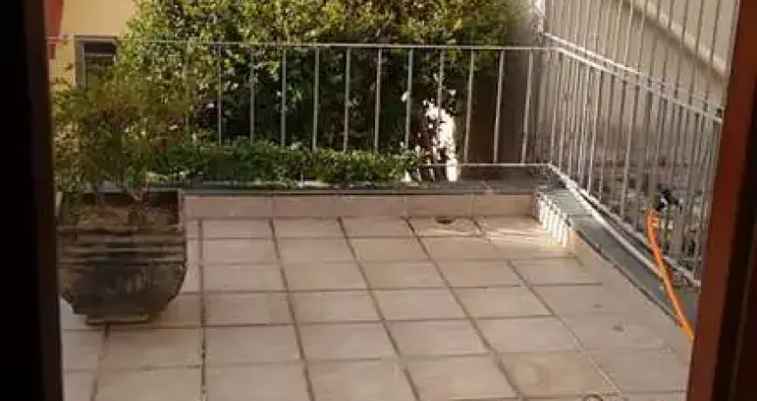 Casa com 4 quartos à venda na Avenida Bastian, Menino Deus, Porto Alegre