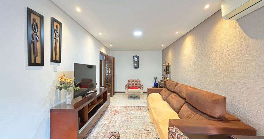 Casa com 3 quartos à venda na Avenida Vicente Monteggia, Vila Nova, Porto Alegre