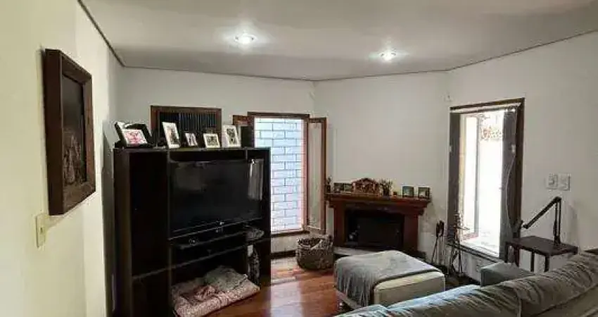 Casa com 3 quartos à venda na Rua Teixeira de Carvalho, Menino Deus, Porto Alegre