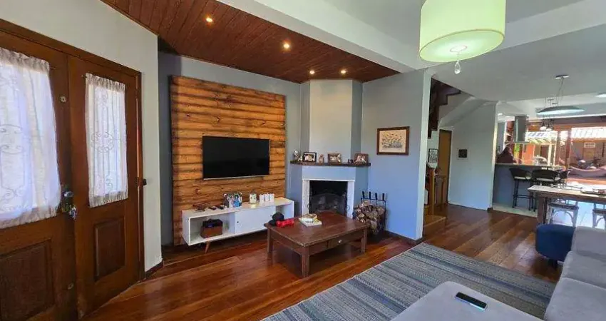 Casa com 3 quartos à venda na Rua Claudio da Silva Pinto, Espírito Santo, Porto Alegre