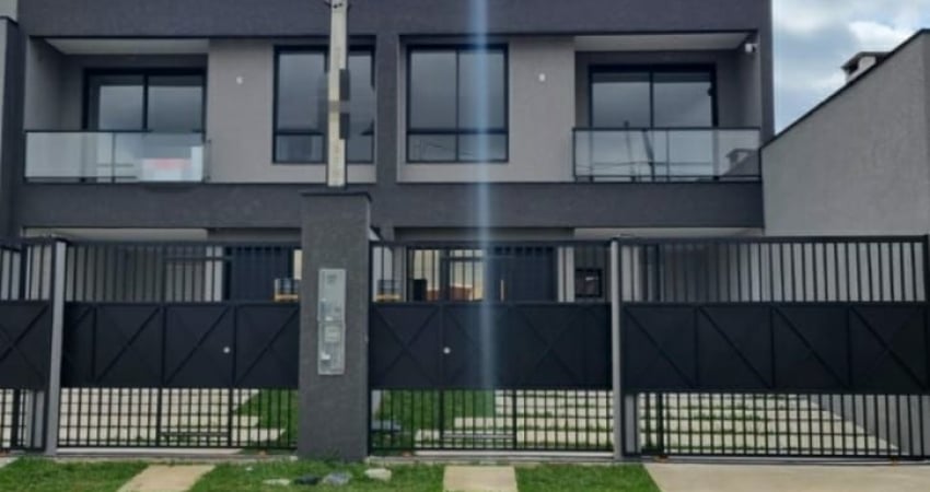 Sobrado a venda no centro de Pinhais 133m²