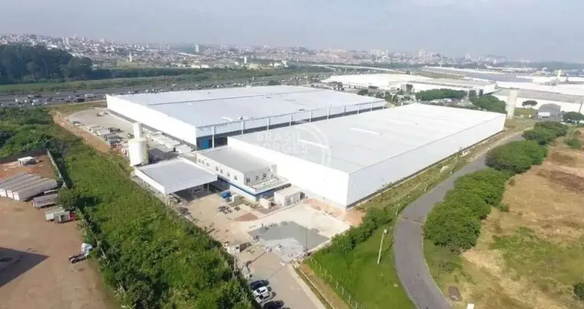 Galpão logístico 3.771m² e 04 docas guarulhos cumbica rodovia dutra