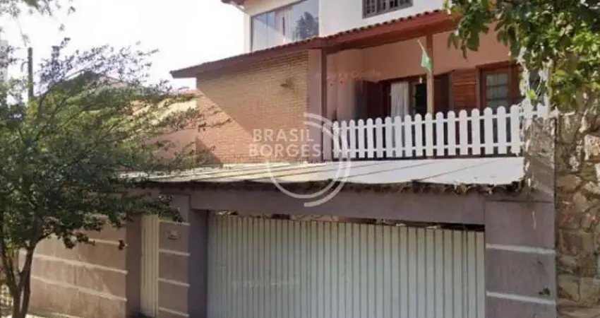 Casa para venda, 5 dormitórios, sendo 3 suítes, 6 banheiros, 6 vagas, 309,00m² Zona Leste.