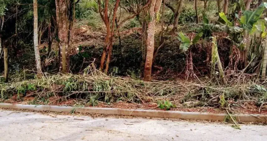 Oportunidade: terreno em garopaba junto ao centro e a poucos minutos da praia central!!