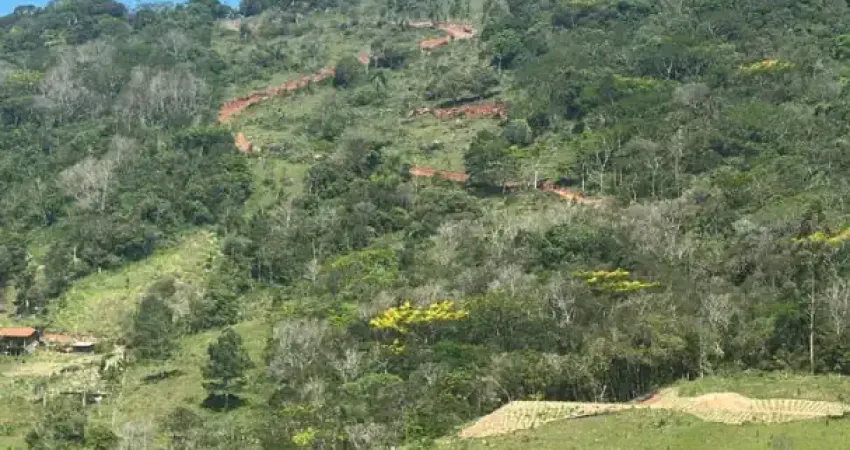Espetacular área de terra com vista de 360 graus para a praia!!!