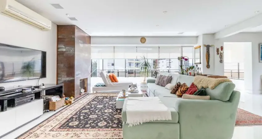 Condomínio Kristal Park Rua Inajaroba, 17. Apartamento à venda Vila Nova Conceição com 3 suítes, 209 m², varanda e lazer. A 800m do Parque Ibirapuera no Edificio Kristal Park Vila Nova Conceição - SP