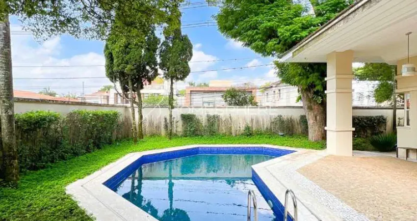 Jardim Paulista Rua Henrique Martins. Casa à venda na Rua Henrique Martins - Jardim Paulista, 427 m², 4 suítes, jardim com piscina, projeto de Ricardo Julião e paisagismo de Maria João d'Orey e 4 vaga