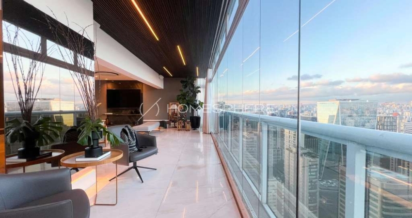 Apartamento Duplex 242m2 , à venda no bairro Itaim Bibi.