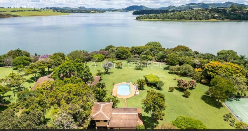 Sitio Belvedere Represa do Jaguari Piracaia - SP. Venda propriedade espetacular com uma área de 102.794 m², frente para represa navegável, quadra de tênis, campo de futebol e casa de caseiro. A 2 hora
