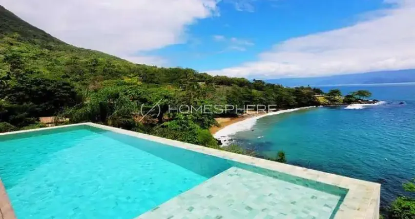 Casa  com  vista cinematográfica e arquitetura contemporânea a beira mar.