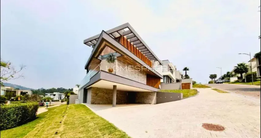 Casa de condomínio com 5 suítes à venda no Condomínio Tambore 11 em  Alphaville.
