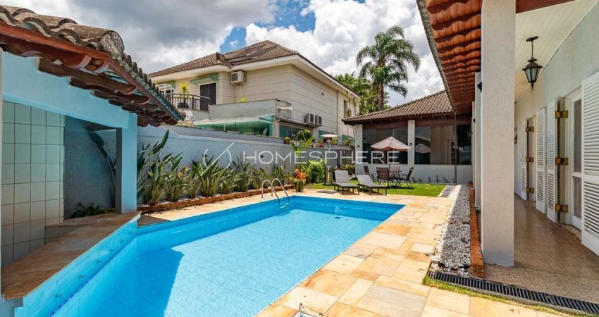 Casa de condomínio Térrea com 371.14 m², Terreno de 601 m², Piscina, 4 quartos sendo 2 suítes