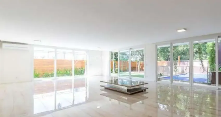 Casa de condomínio com 680 m², 4 suítes e 5 vagas de garagem à venda no bairro Brooklin.