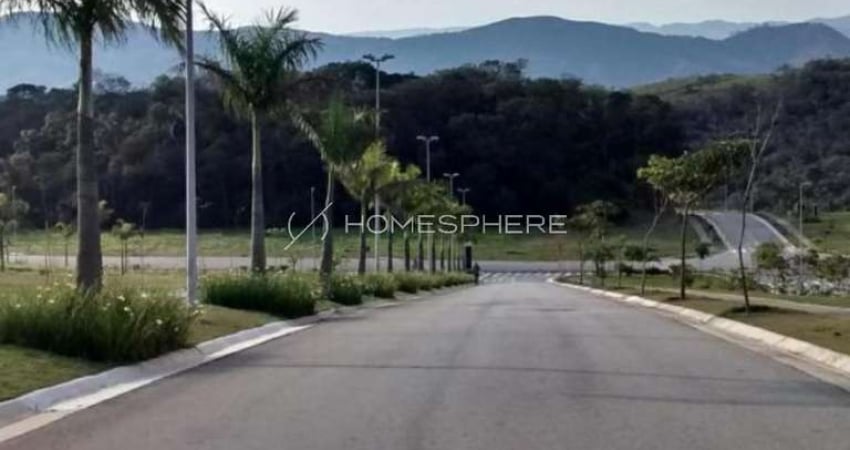 Terreno em condomínio com 724 m²,  à venda no bairro Aldeia da Serra.