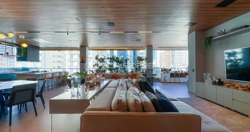Apartamento com 270 m², 3 quartos sendo 3 suítes à venda no bairro Jardim Paulista.