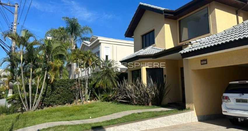 Casa de condomínio com 460 m², 4 quartos sendo 4 suítes à venda no bairro Alphaville.